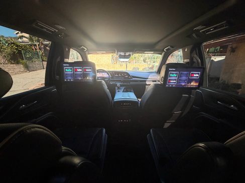 Used 2023 Cadillac Escalade Sport AWD/4WD image 6