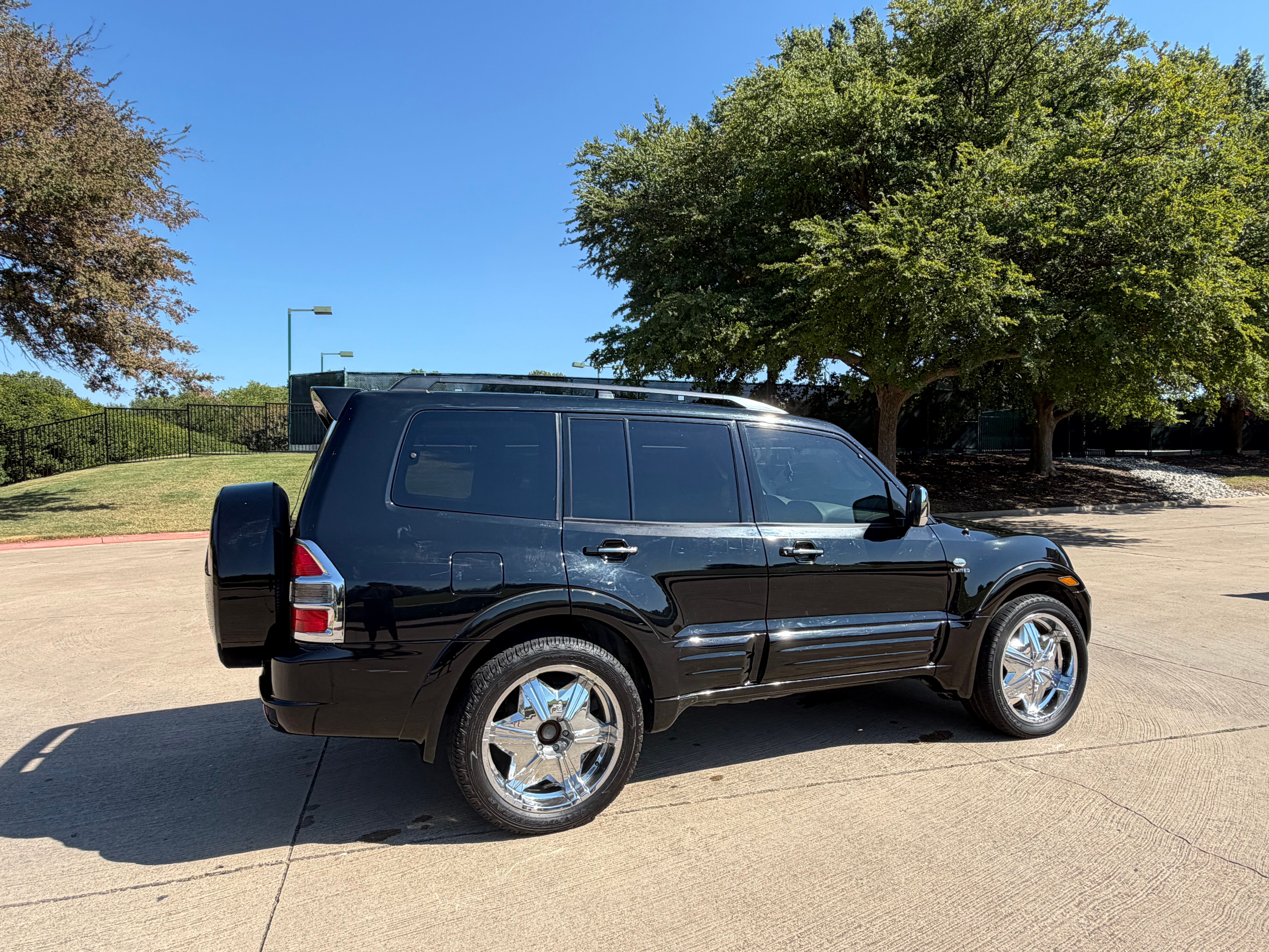 Used 2001 Mitsubishi Montero Limited AWD/4WD image 15
