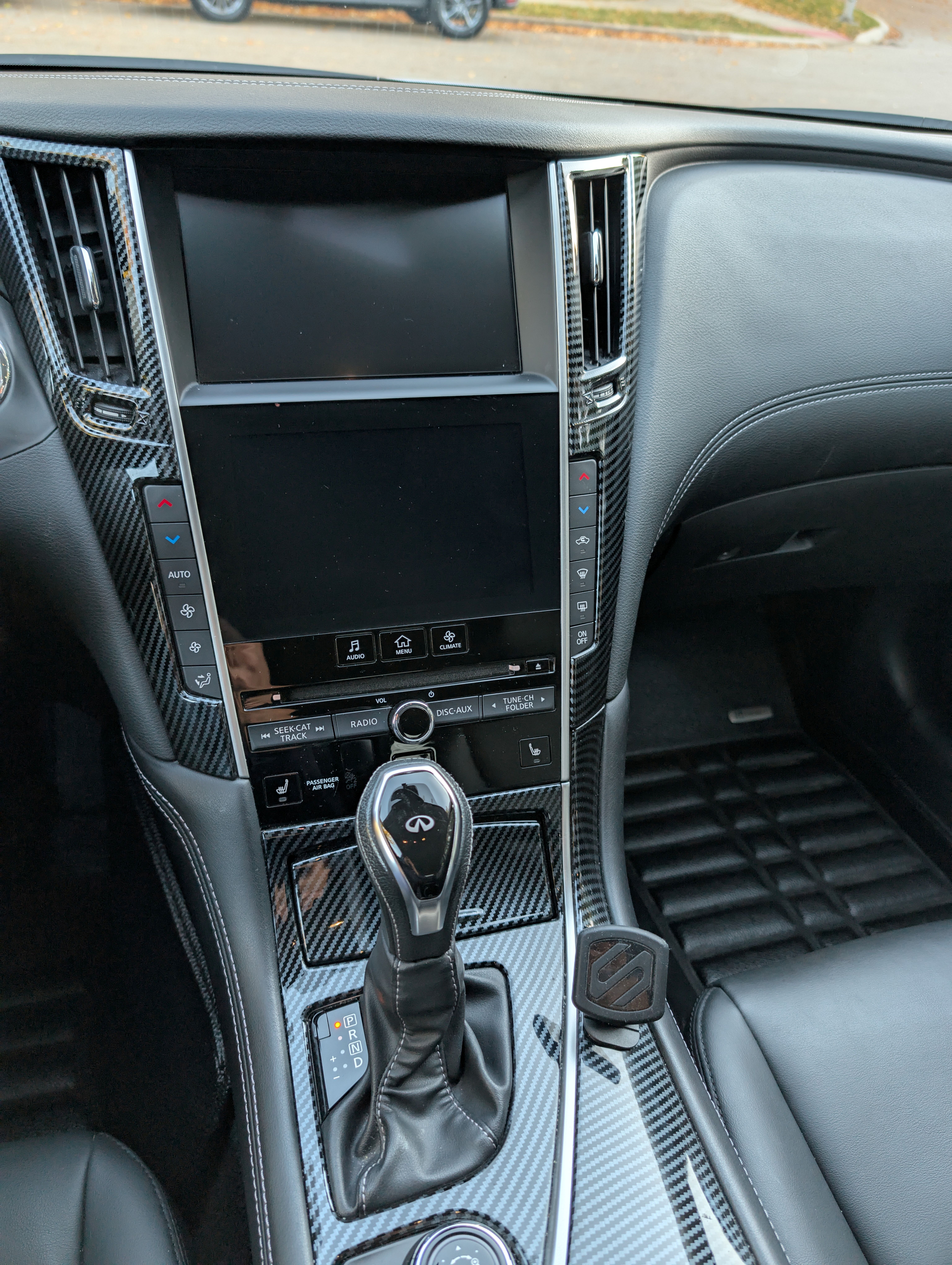 Used 2019 INFINITI Q50 Luxe w/ Essential Package (3.0T Luxe) AWD/4WD image 17