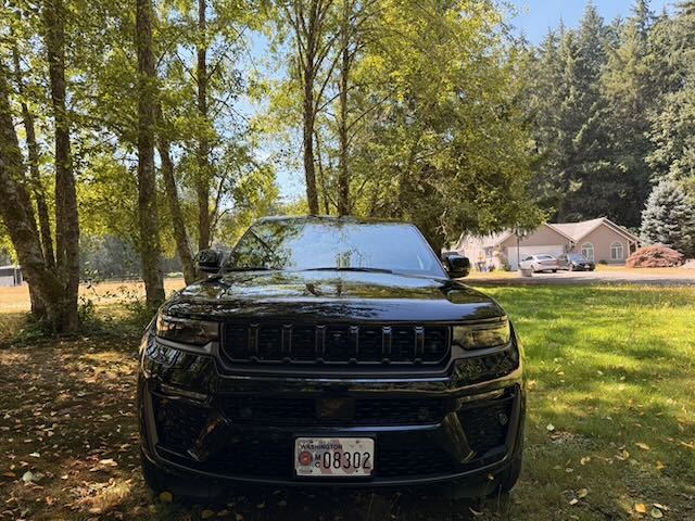 Used 2026 Jeep Grand Cherokee Summit w/ Obsidian Package AWD/4WD image 2