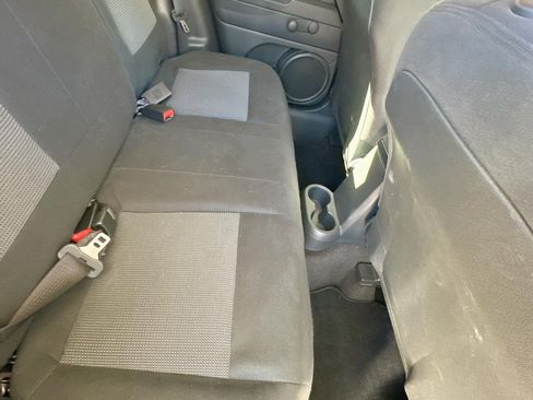 Used 2014 Jeep Patriot Sport image 8