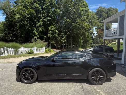 Used 2022 Chevrolet Camaro SS RWD image 5