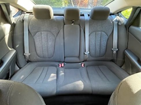 Used 2016 Chrysler 200 Limited w/ Convenience Group image 6