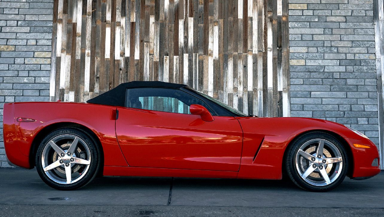 Used 2005 Chevrolet Corvette Convertible w/ Preferred Equipment Group RWD image 2