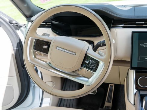Used 2023 Land Rover Range Rover SE AWD/4WD image 9
