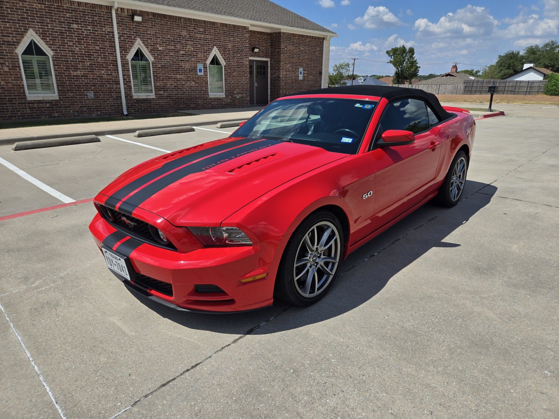 Used 2014 Ford Mustang GT w/ Electronics Package RWD image 19