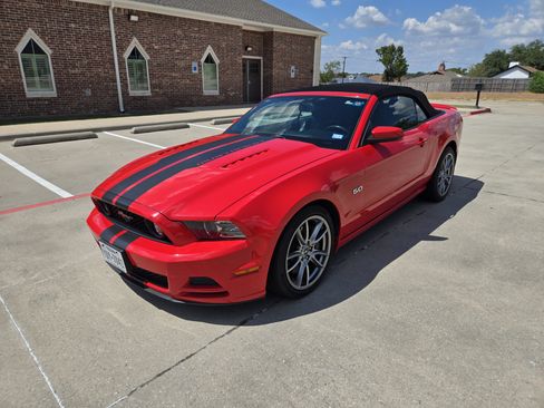 Used 2014 Ford Mustang GT w/ Electronics Package RWD image 19