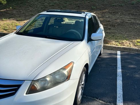Used 2011 Honda Accord EX-L image 6