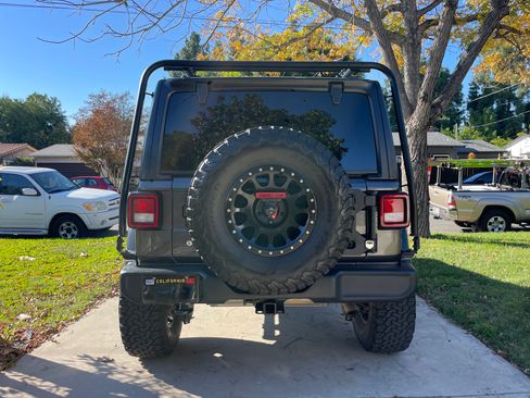 Used 2018 Jeep Wrangler Unlimited Sport S image 6
