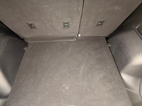 Used 2022 Ford Escape SE w/ SE Sport Appearance Package image 9