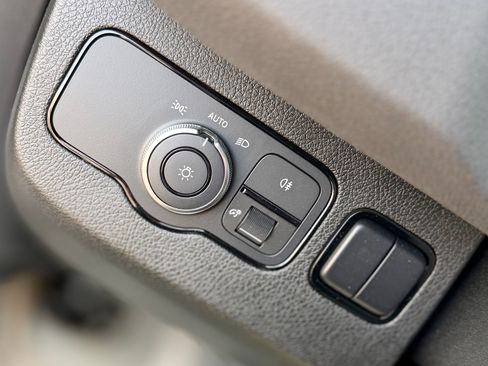 Used 2022 Mercedes-Benz Sprinter 2500 image 11