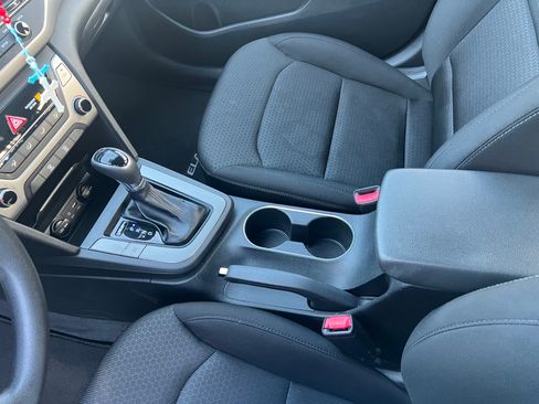 Used 2018 Hyundai Elantra SEL image 14