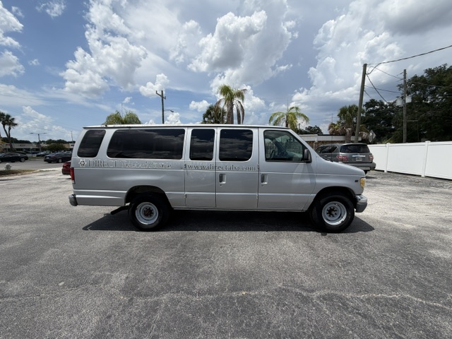Used 1999 Ford E-350 and Econoline 350 Club Wagon RWD image 6