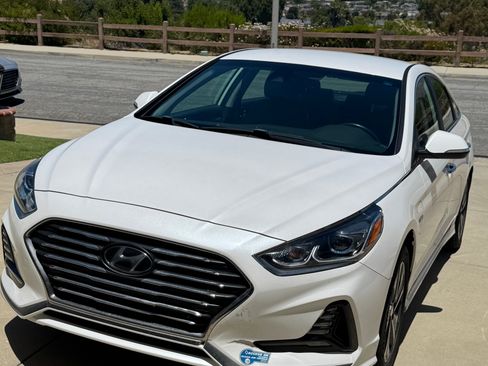 Used 2019 Hyundai Sonata Limited FWD image 1