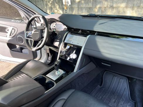 Used 2023 Land Rover Discovery Sport S image 22