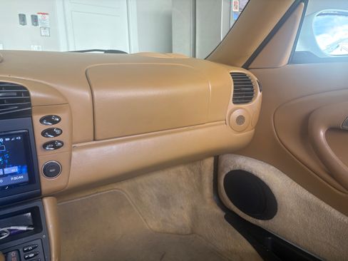 Used 2001 Porsche 911 Carrera 4 AWD/4WD image 20