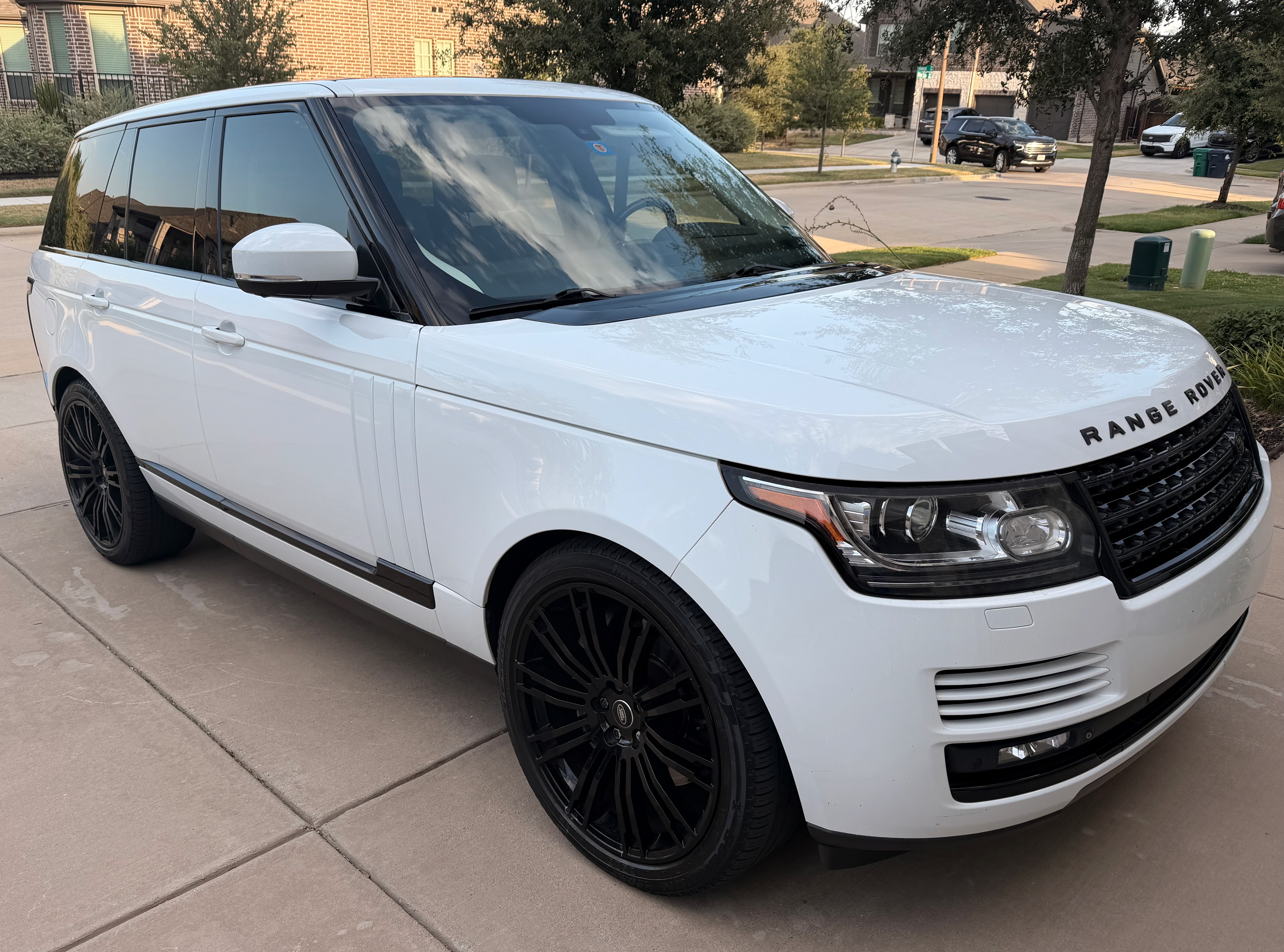 Used 2013 Land Rover Range Rover Supercharged AWD/4WD image 1