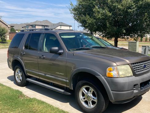 Used 2004 Ford Explorer Sport XLS AWD/4WD image 4