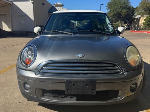 Used 2010 MINI Cooper Hardtop image 4