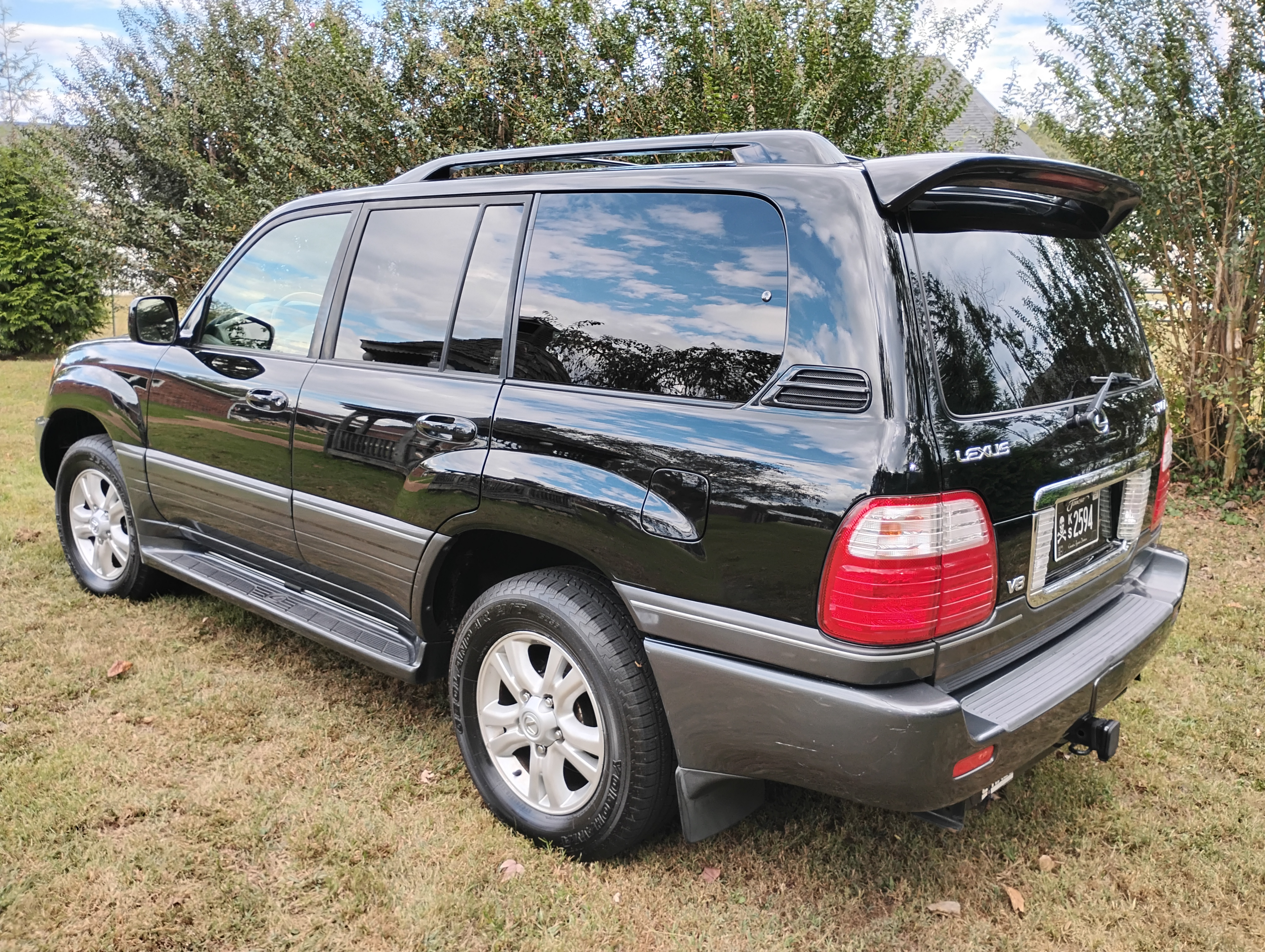 Used 2004 Lexus LX 470 4WD image 2