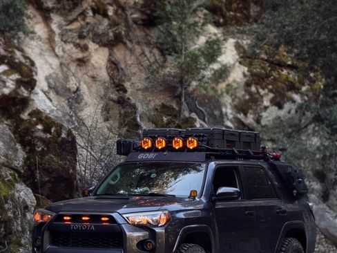 Used 2019 Toyota 4Runner TRD Off-Road AWD/4WD image 4