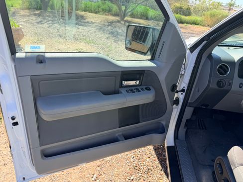 Used 2005 Ford F150 XLT image 22