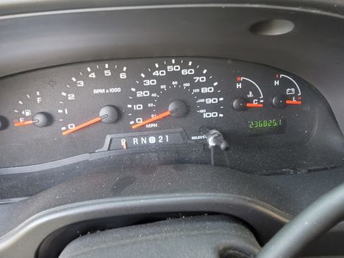 Used 2006 Ford E-350 and Econoline 350 XL image 20