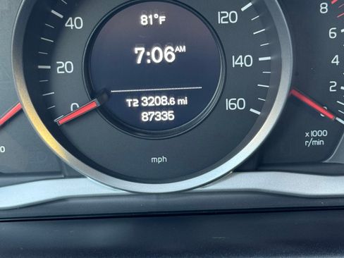 Used 2017 Volvo XC60 T5 Inscription image 10