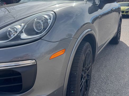 Used 2016 Porsche Cayenne Diesel image 2