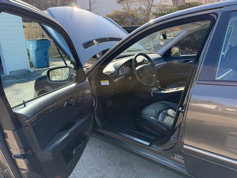 Used 2008 Mercedes-Benz E 350 Sedan image 11