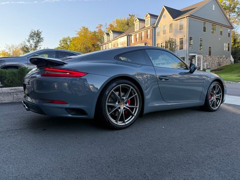 Used 2017 Porsche 911 Carrera S image 9