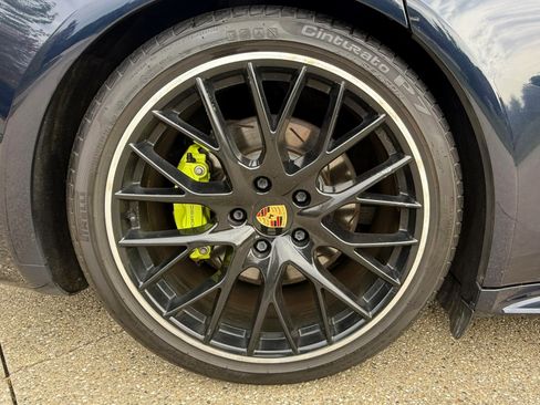 Used 2018 Porsche Panamera 4 image 15