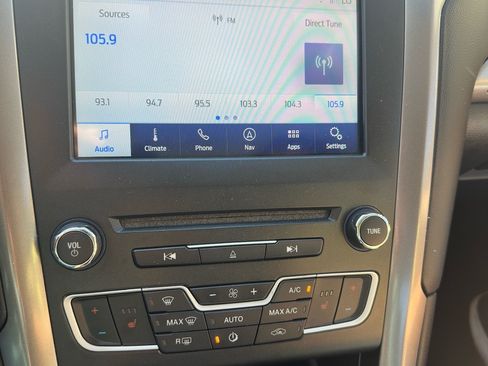 Used 2017 Ford Fusion Energi SE image 13