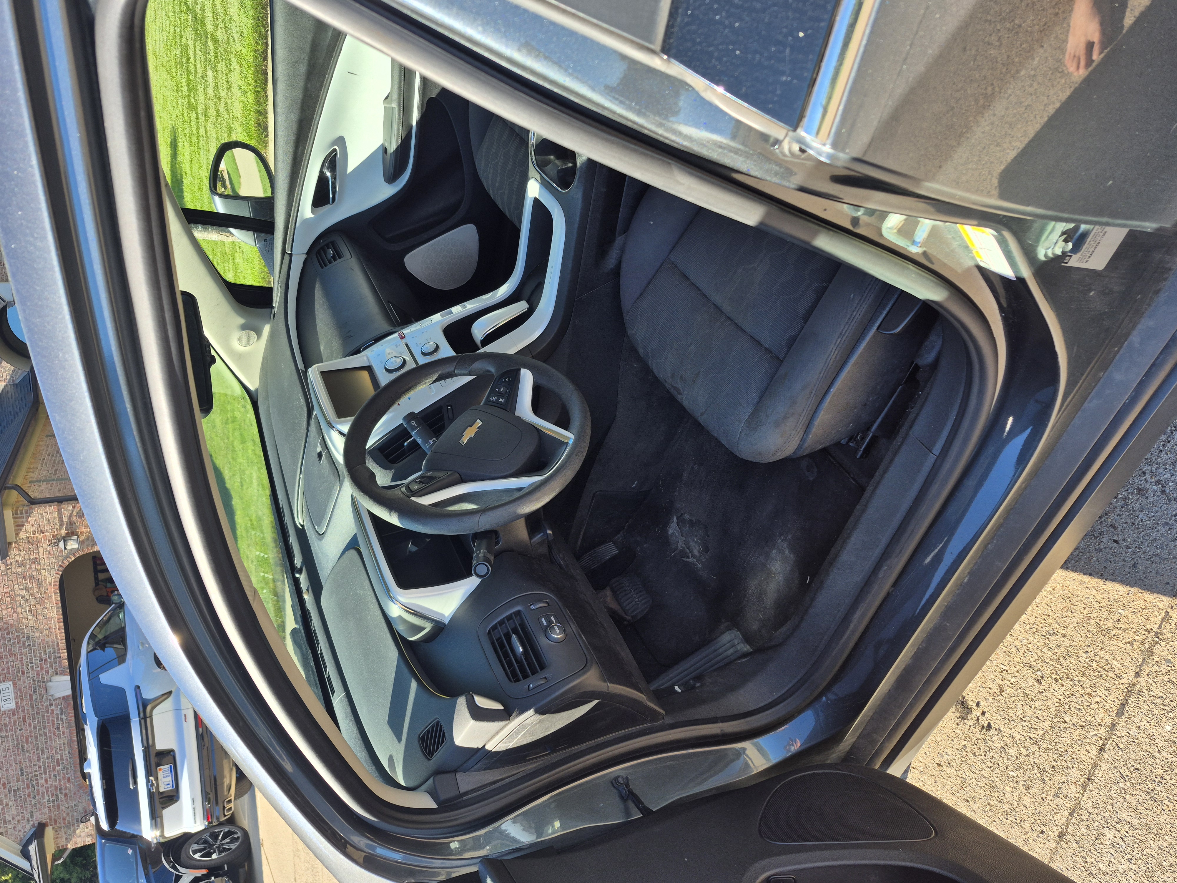 Used 2012 Chevrolet Volt FWD image 14