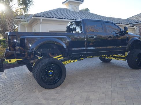 Used 2022 Ford F450 Platinum w/ Camper Package image 8