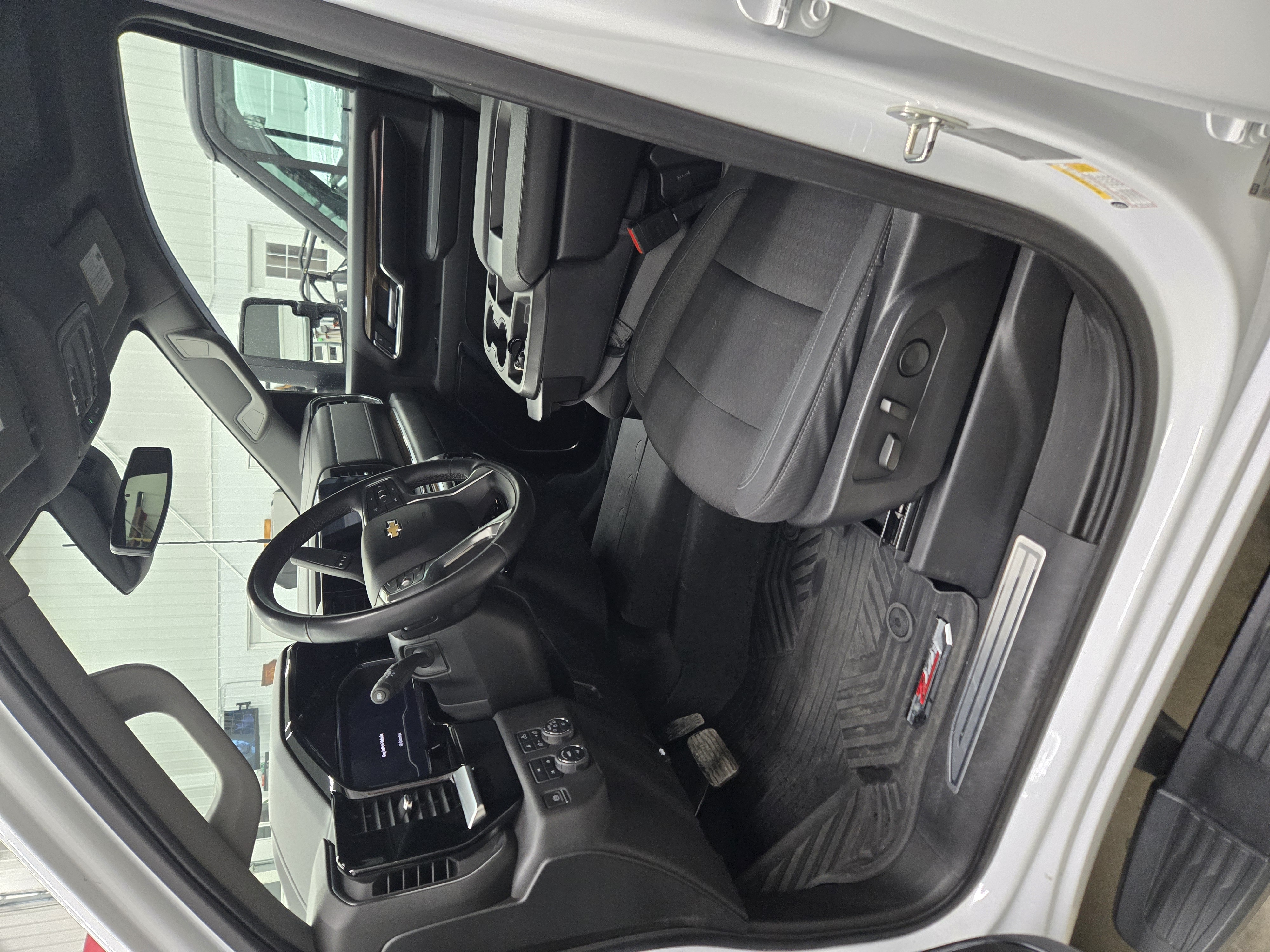 Used 2024 Chevrolet Silverado 2500 LT AWD/4WD image 8