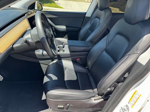 Used 2022 Tesla Model Y Performance AWD/4WD image 5