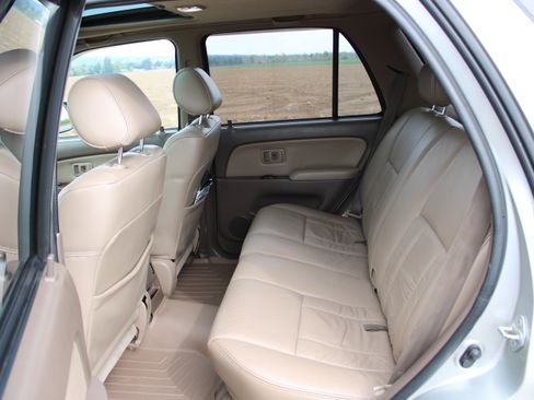 Used 2000 Toyota 4Runner Limited image 17