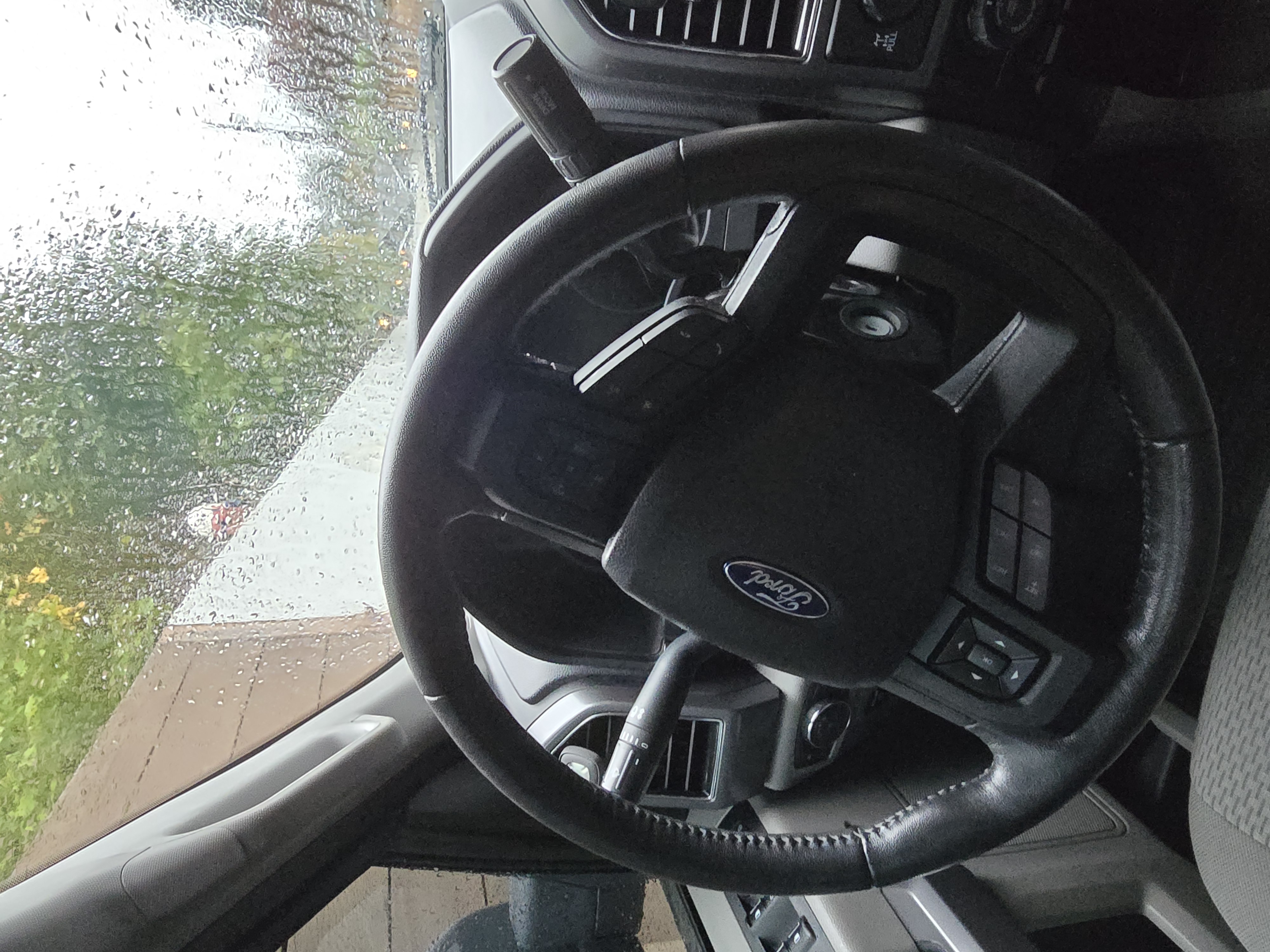 Used 2019 Ford F150 XLT w/ Equipment Group 302A Luxury AWD/4WD image 4