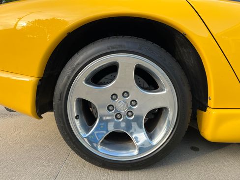 Used 2001 Dodge Viper RT/10 image 18