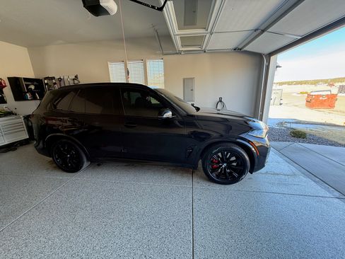 Used 2024 BMW X5 xDrive50e w/ M Sport Package image 9