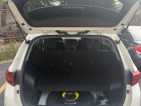 Used 2021 Kia Sportage LX image 16