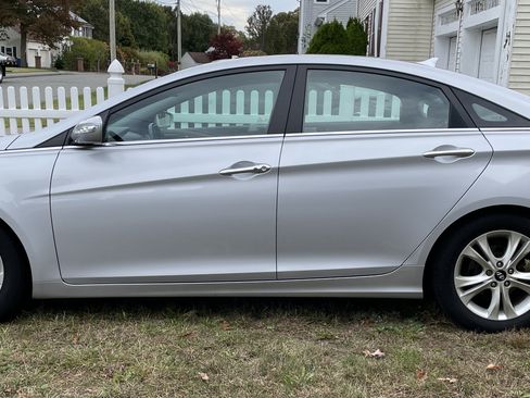 Used 2011 Hyundai Sonata Limited FWD image 2