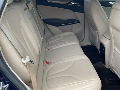 Used 2017 Lincoln MKC Premiere FWD image 9