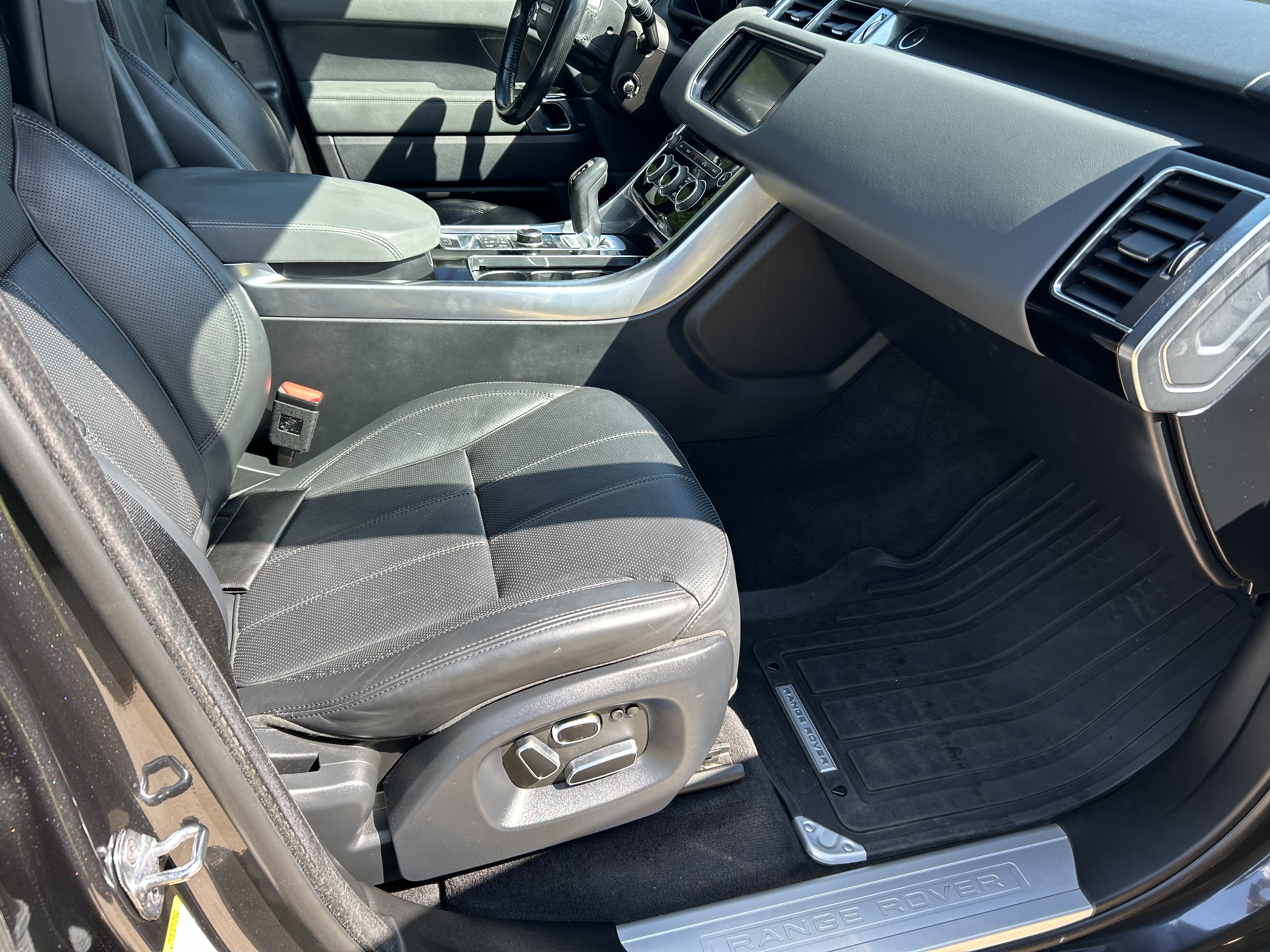 Used 2015 Land Rover Range Rover Sport HSE AWD/4WD image 6