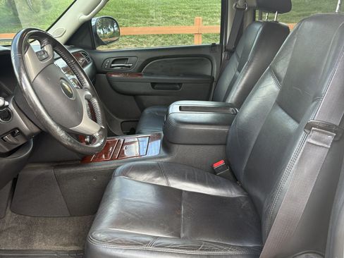 Used 2013 Chevrolet Tahoe LTZ AWD/4WD image 13