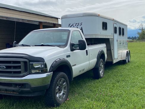 Used 2004 Ford F350 XL image 1