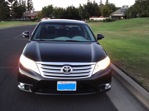 Used 2012 Toyota Avalon FWD image 10
