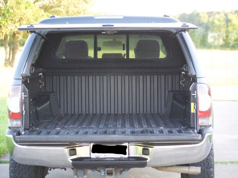 Used 2013 Toyota Tacoma PreRunner image 9