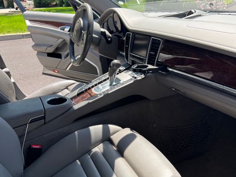 Used 2011 Porsche Panamera Turbo AWD/4WD image 9